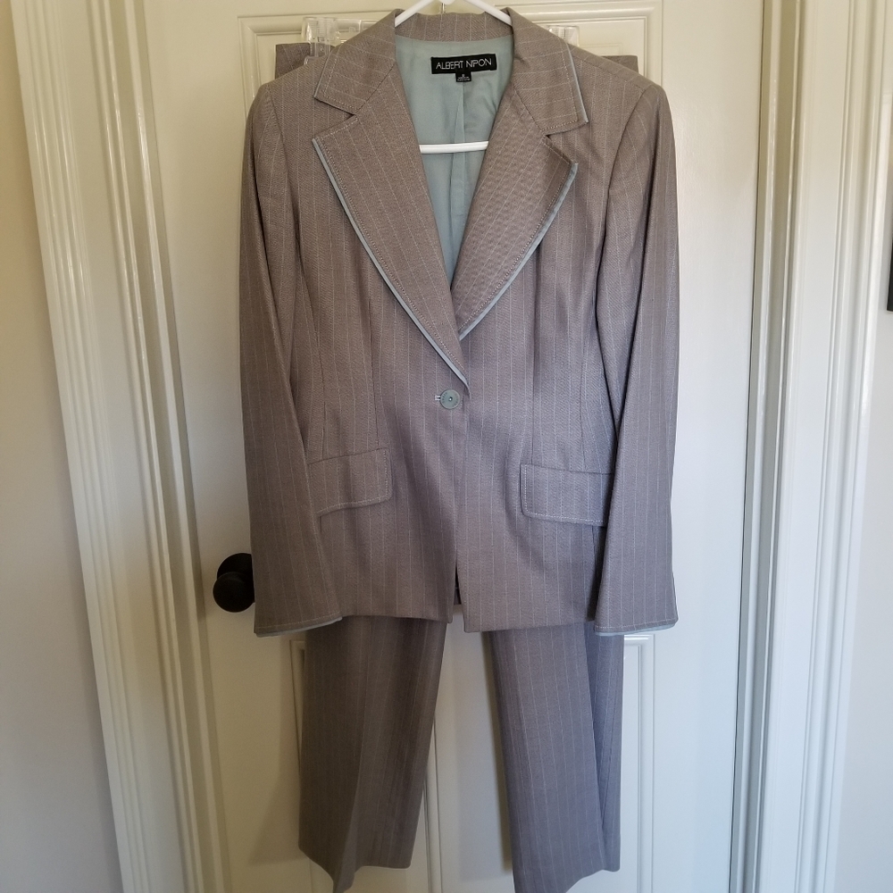 Beautiful Albert Nipon 2pc Pant Suit. Size 8. Exc… - image 1